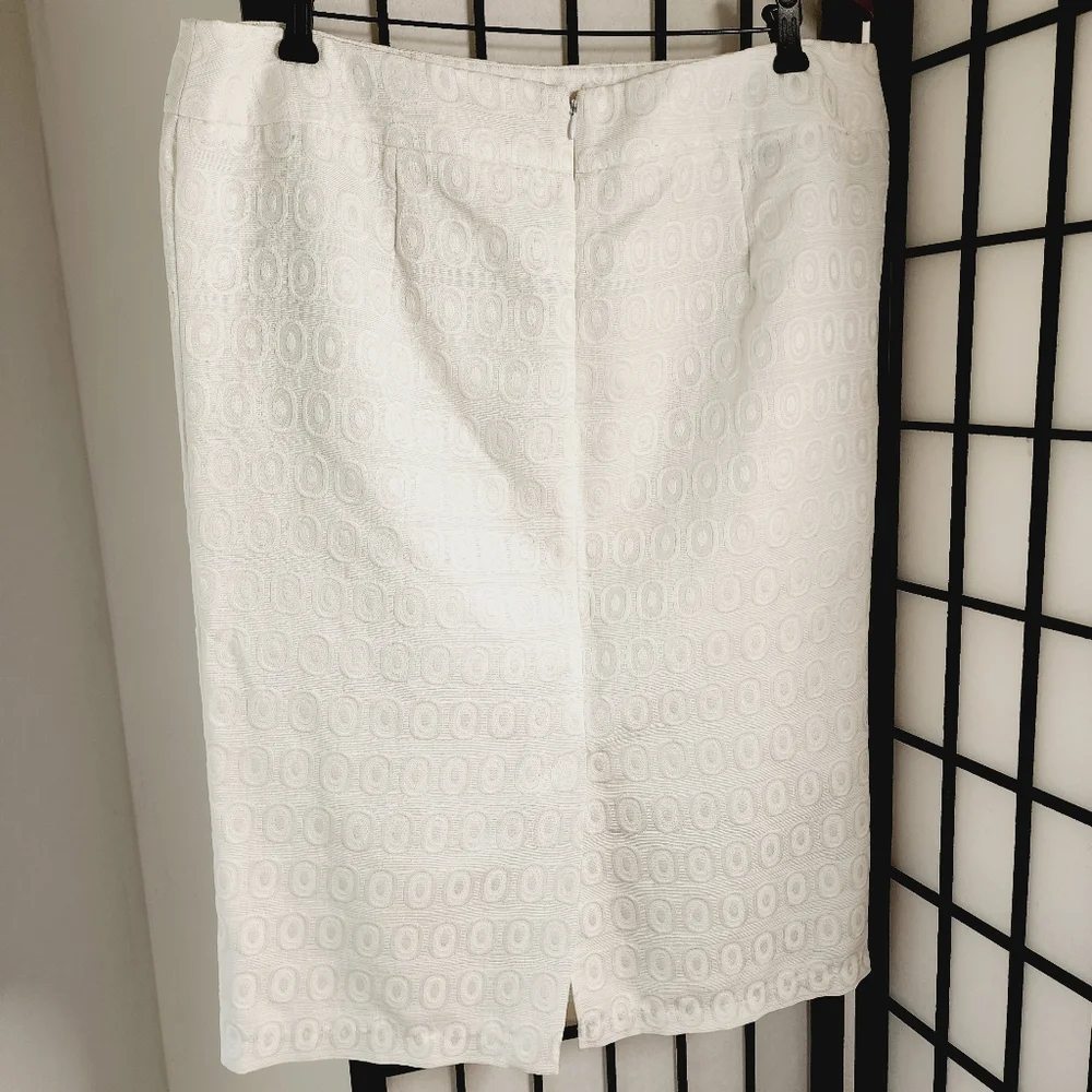 Ashley Stewart 16-White Textured Skirt Suit Church Mother of the Bride Business - Picture 7 of 11